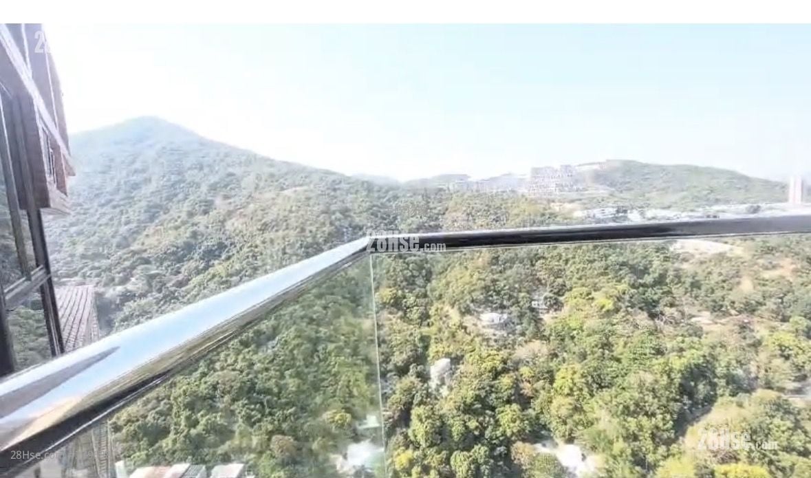 balcony: Royal Ascot Sell 3 Bedrooms , 2 Bathrooms 974 ft²