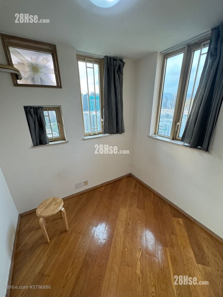 Harbour Place Rental 3 Bedrooms , 2 Bathrooms 590 ft²