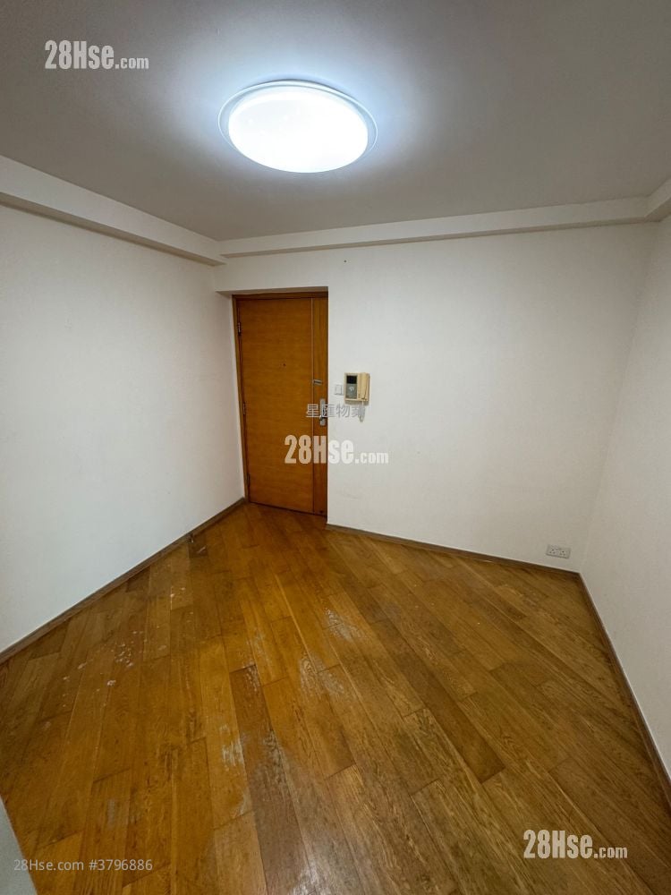 Harbour Place Rental 3 Bedrooms , 2 Bathrooms 590 ft²