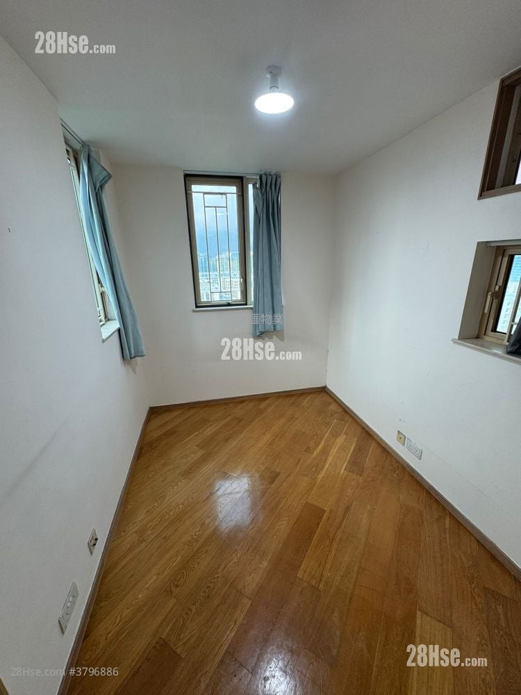 Harbour Place Rental 3 Bedrooms , 2 Bathrooms 590 ft²