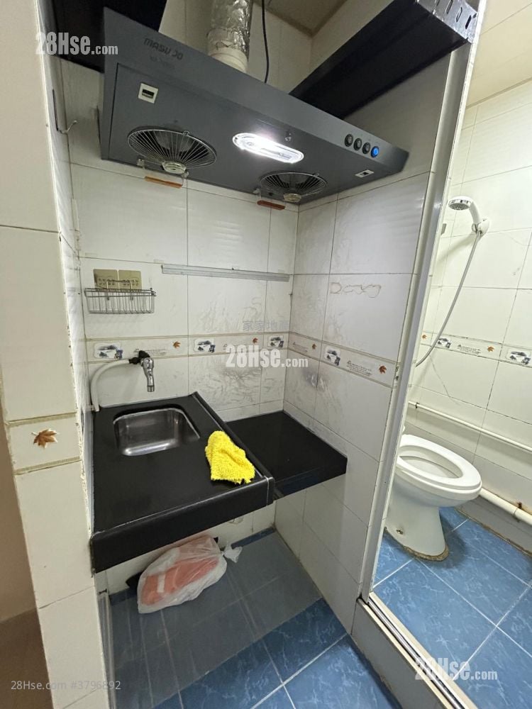 Yau Lee Building Rental 100 ft²