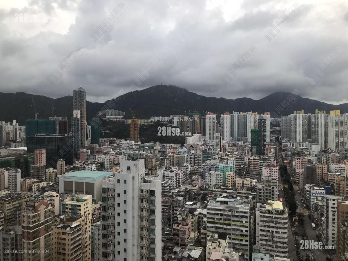 Park One Sell 3 Bedrooms , 1 Bathroom 418 ft²