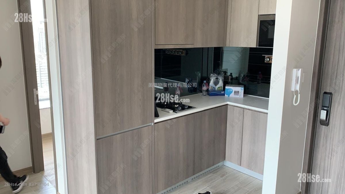 Park One Sell 3 Bedrooms , 1 Bathroom 418 ft²