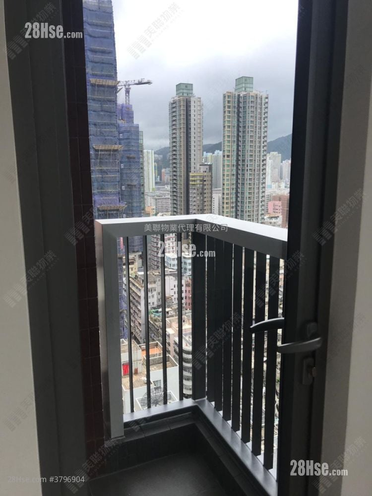 Park One Sell 3 Bedrooms , 1 Bathroom 418 ft²