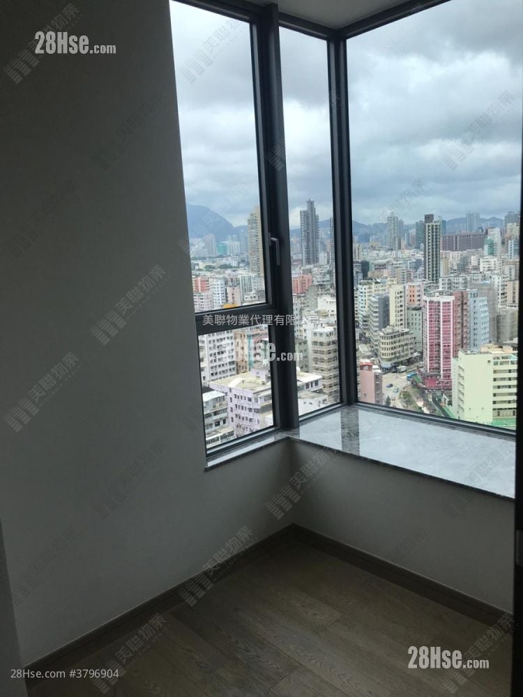 Park One Sell 3 Bedrooms , 1 Bathroom 418 ft²