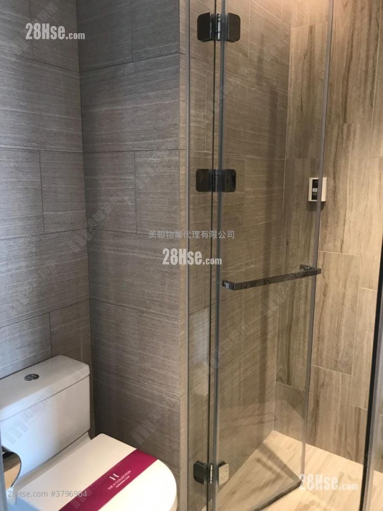 Park One Sell 3 Bedrooms , 1 Bathroom 418 ft²