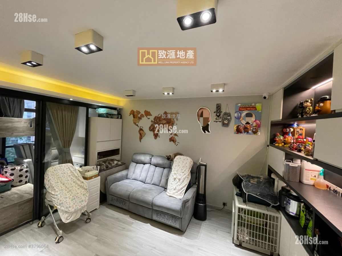 Lai Yan Court Sell 2 Bedrooms 432 ft²