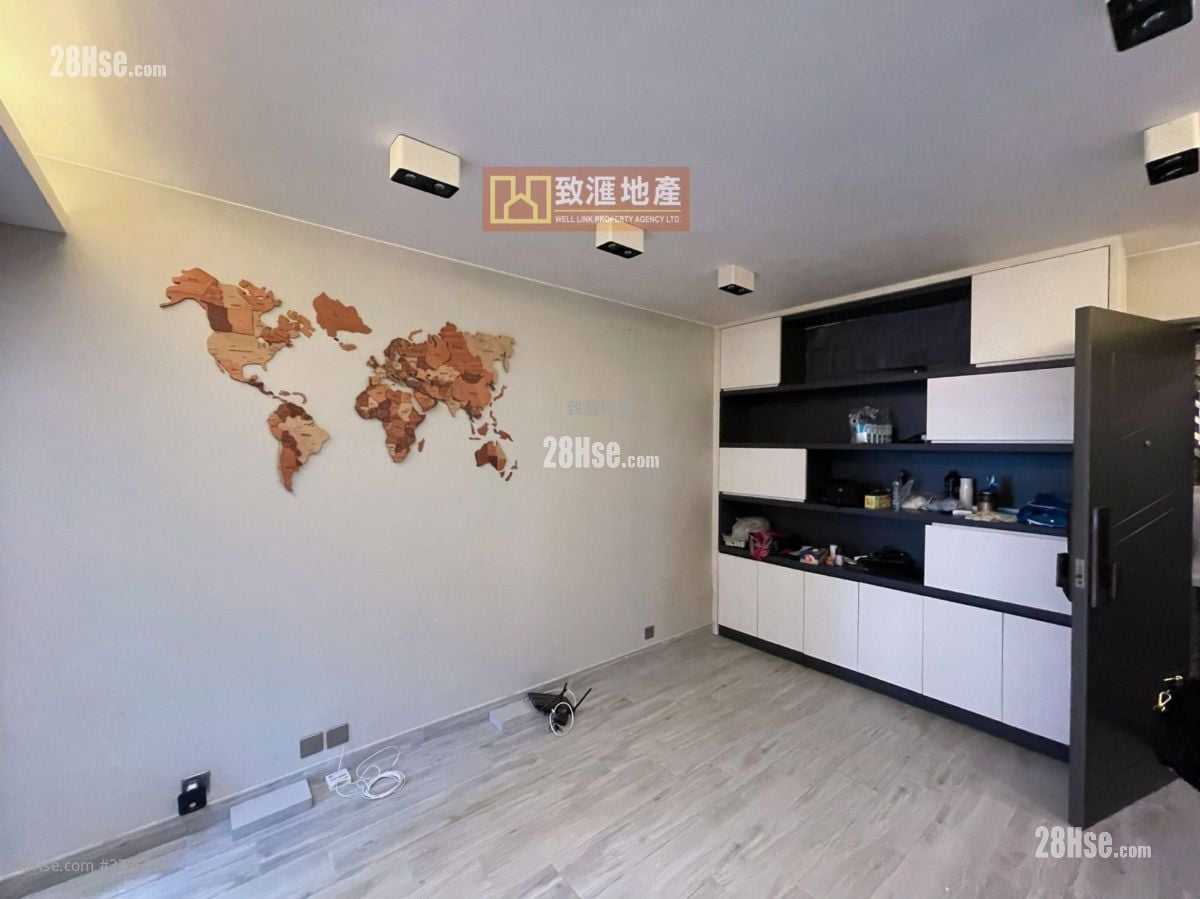 Lai Yan Court Sell 2 Bedrooms 432 ft²
