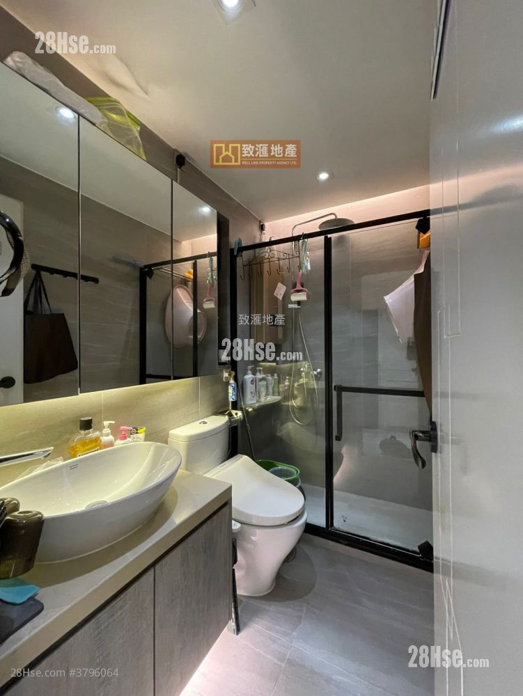 Lai Yan Court Sell 2 Bedrooms 432 ft²