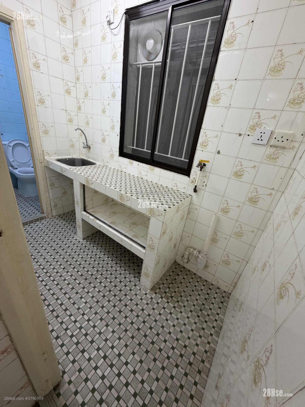 村屋 租盘 1 房 , 1 浴室 400 平方尺