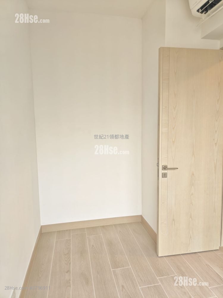 Gold Coast Bay Rental 1 Bedroom , 1 Bathroom 312 ft²