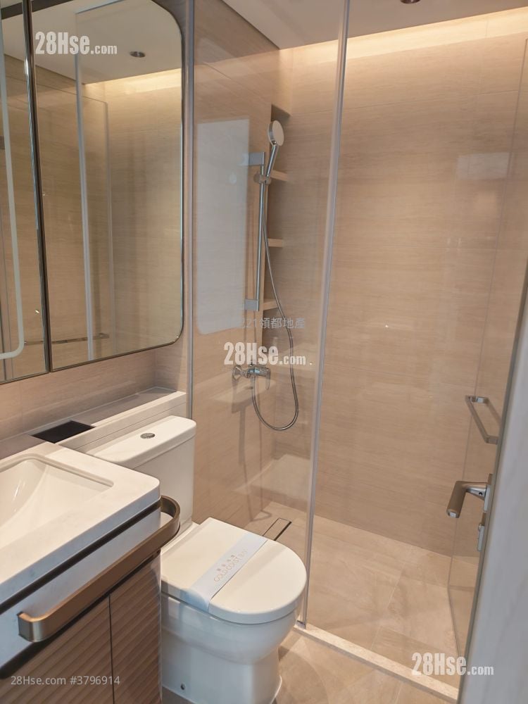 Gold Coast Bay Rental 2 Bedrooms , 1 Bathroom 439 ft²