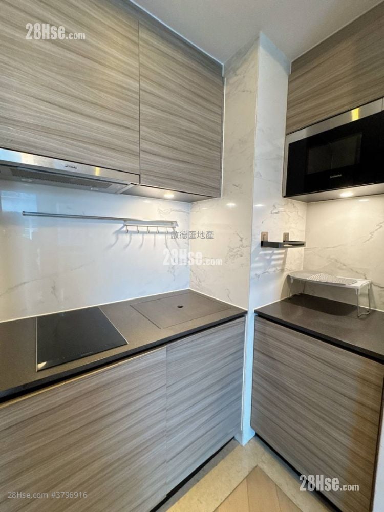 The Zutten Rental 1 Bathroom 191 ft²