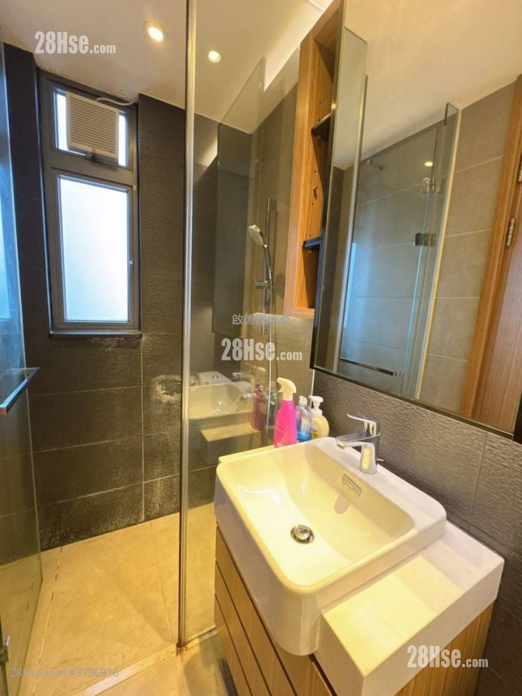 The Zutten Rental 1 Bathroom 191 ft²