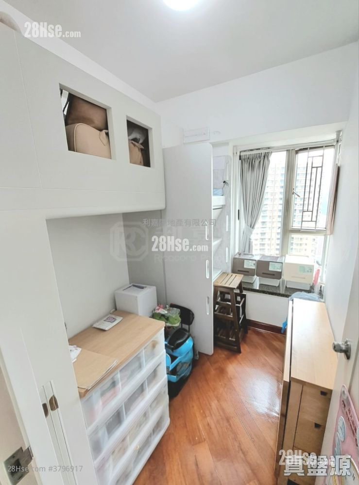 Tseung Kwan O Plaza Sell 2 Bedrooms , 1 Bathroom 451 ft²