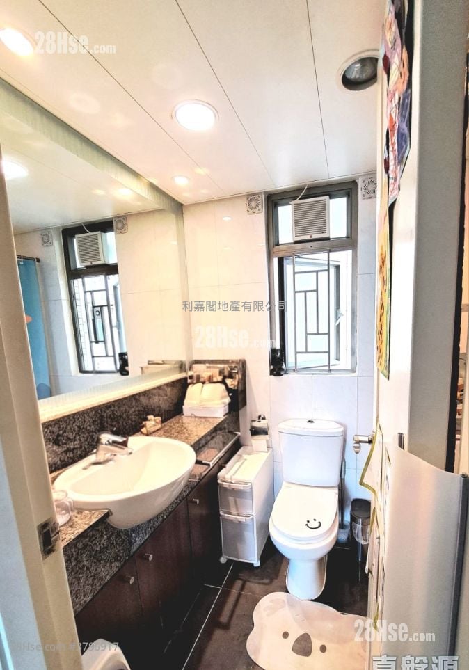 Tseung Kwan O Plaza Sell 2 Bedrooms , 1 Bathroom 451 ft²