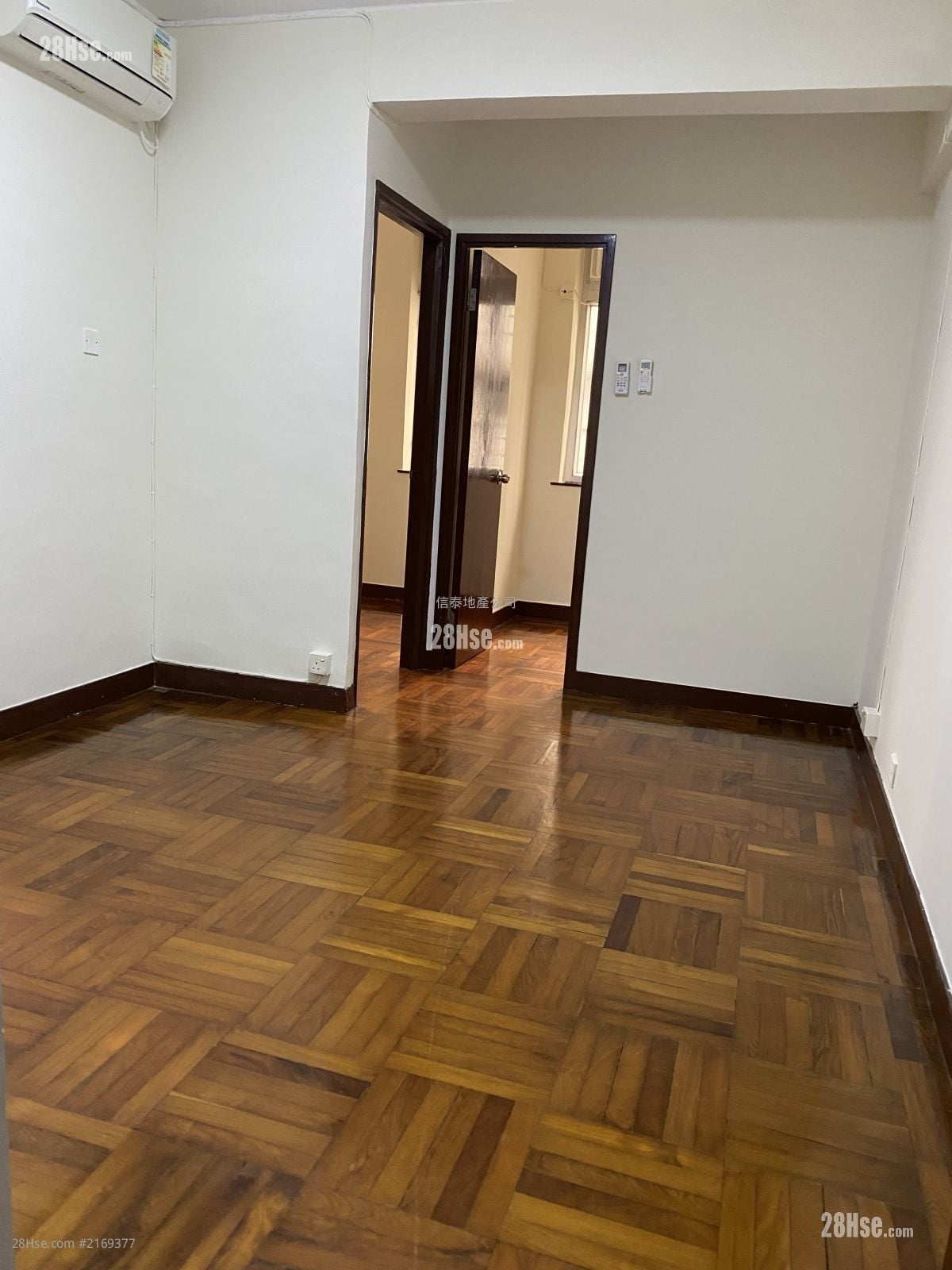 鸿辉大厦 租盘 2 房 , 1 浴室 335 平方尺