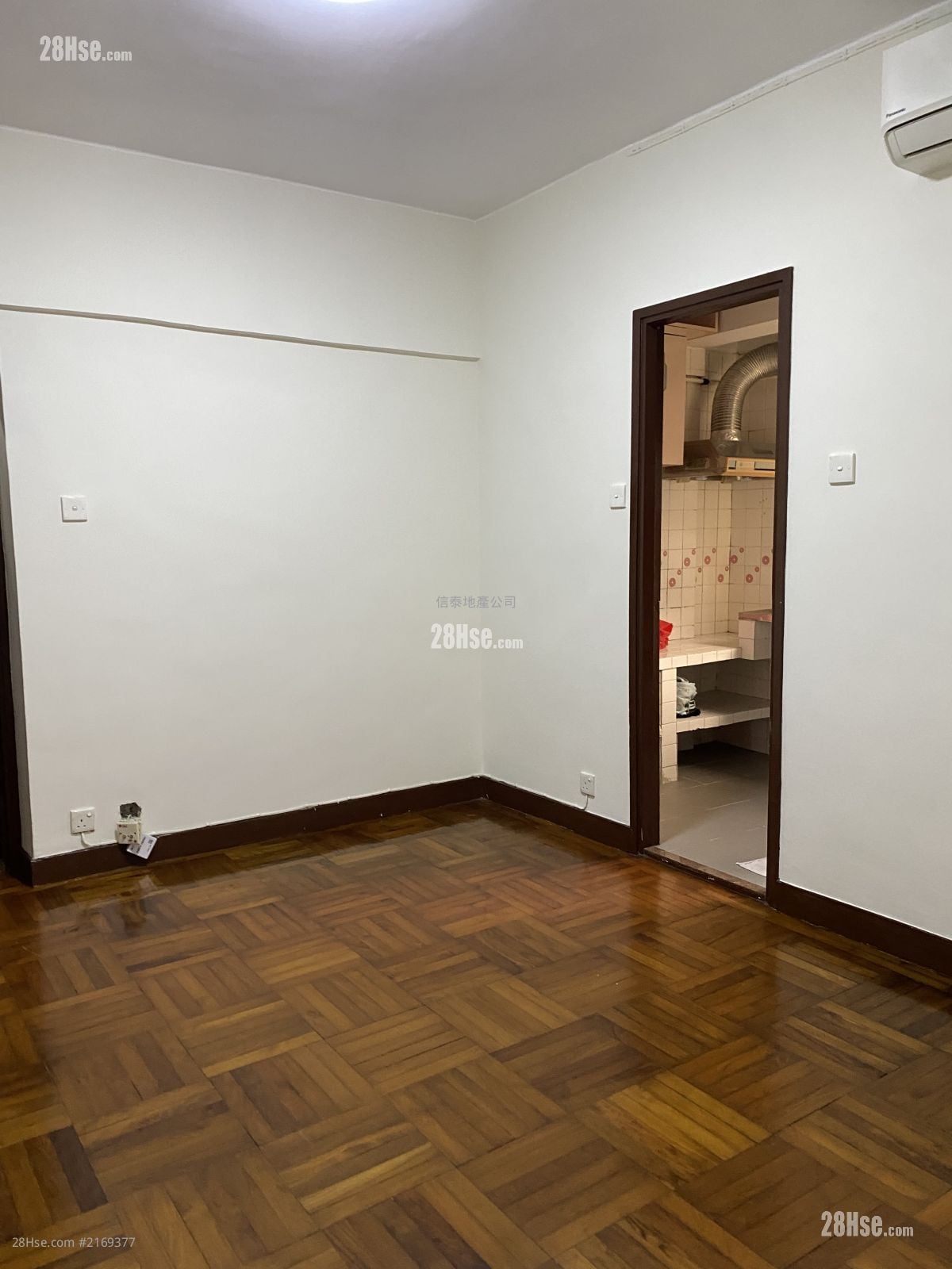鸿辉大厦 租盘 2 房 , 1 浴室 335 平方尺