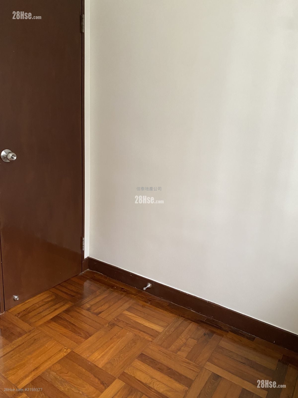 鸿辉大厦 租盘 2 房 , 1 浴室 335 平方尺