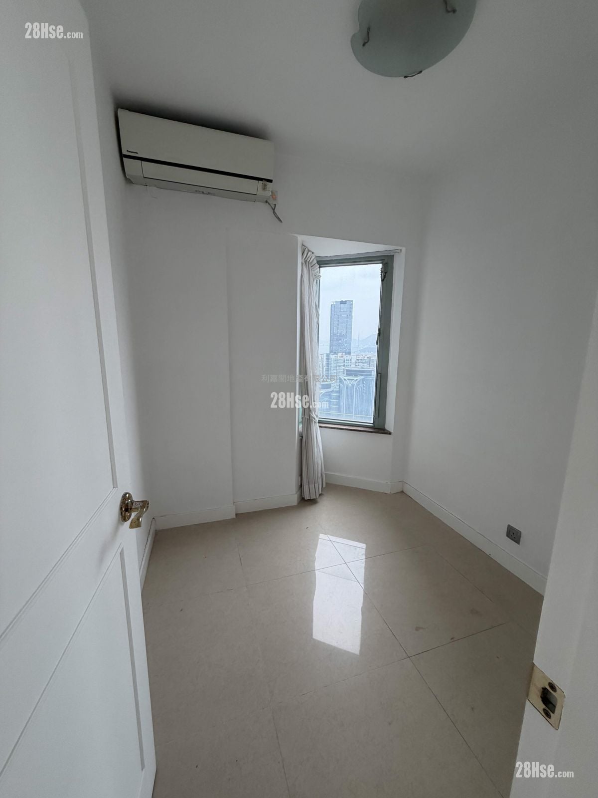 The Victoria Towers Rental 3 Bedrooms , 2 Bathrooms 791 ft²