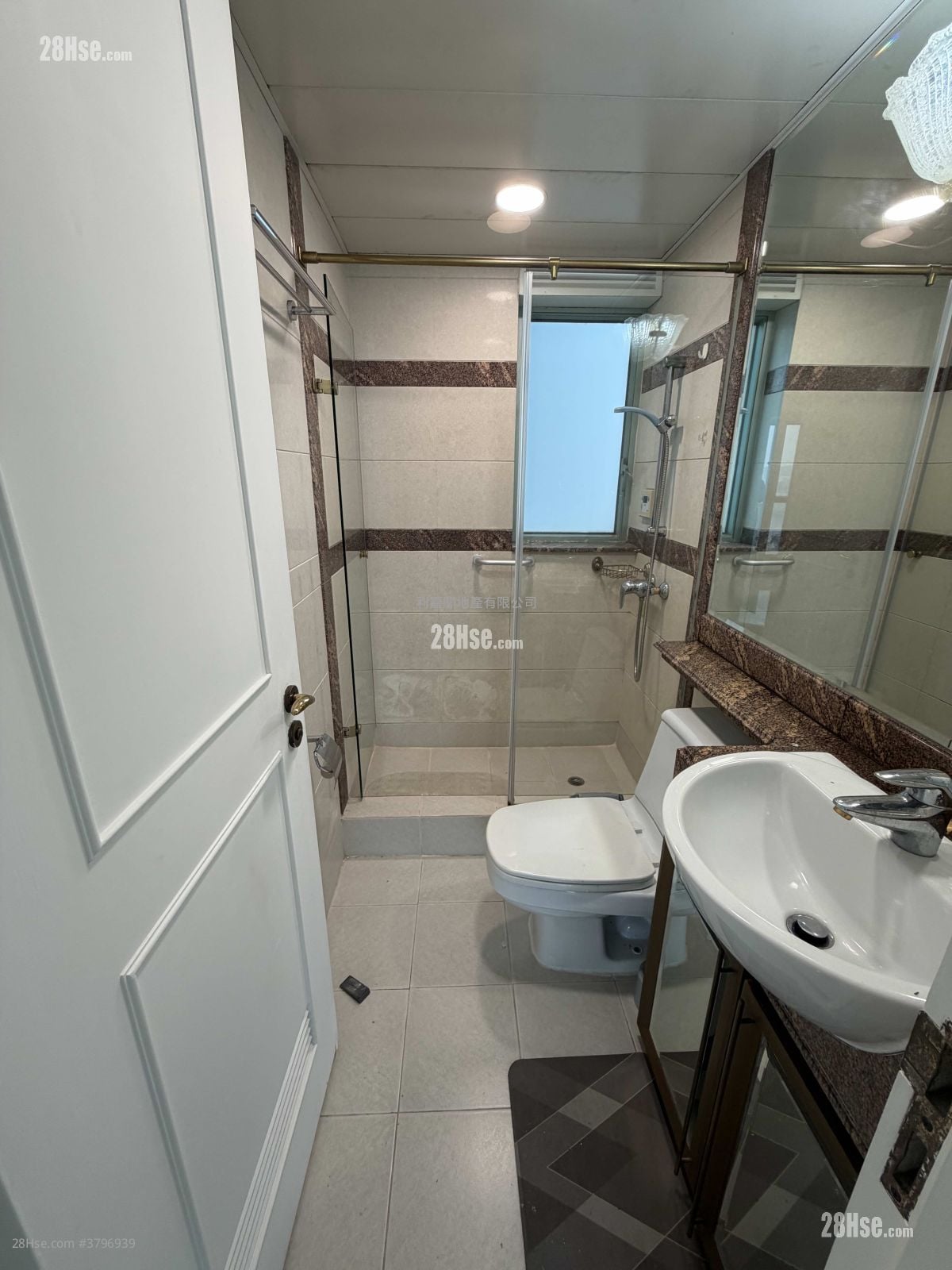 The Victoria Towers Rental 3 Bedrooms , 2 Bathrooms 791 ft²