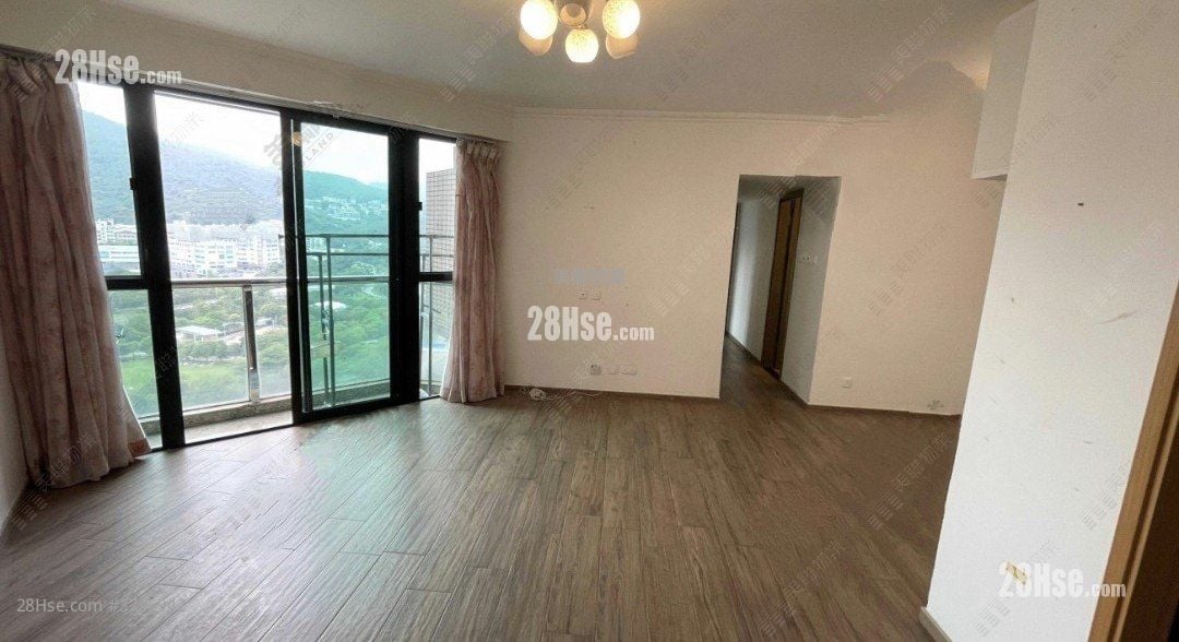 Nan Fung Plaza Sell 3 Bedrooms , 2 Bathrooms 781 ft²