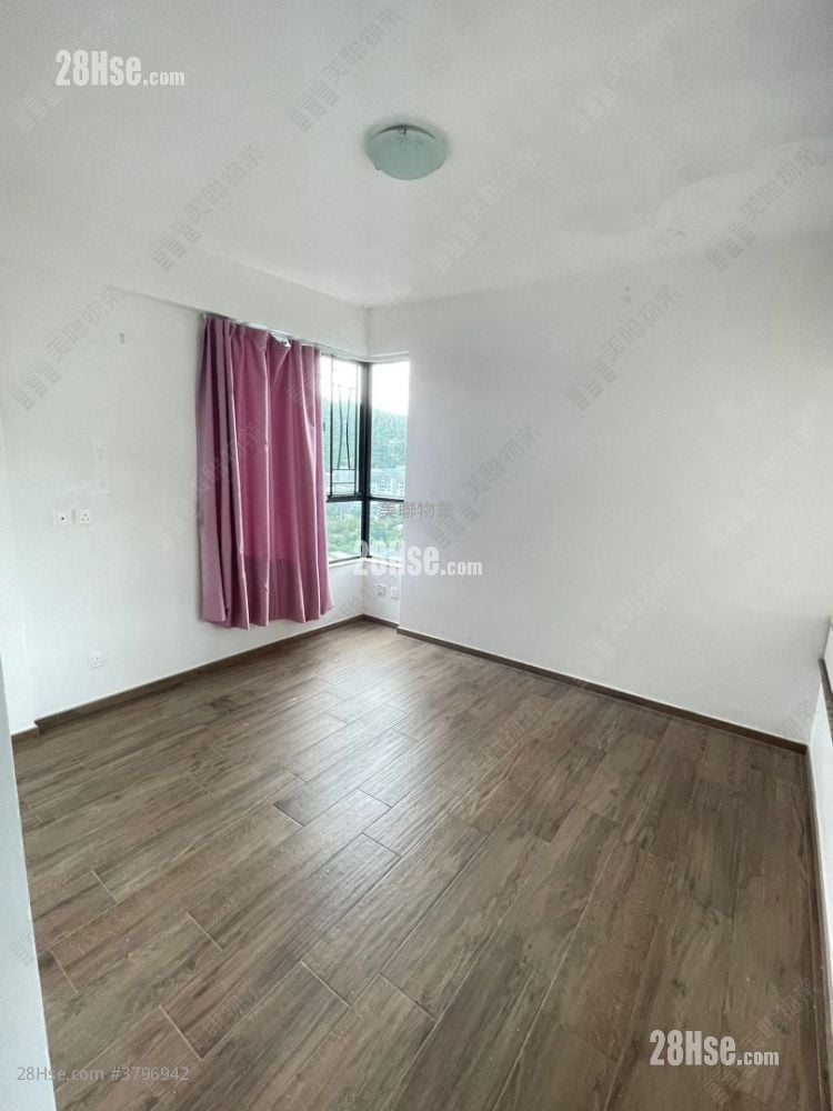 Nan Fung Plaza Sell 3 Bedrooms , 2 Bathrooms 781 ft²