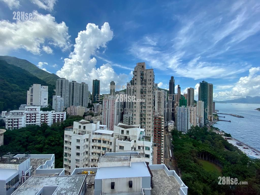 Yick Fung Garden Sell 2 Bedrooms , 1 Bathroom 405 ft²