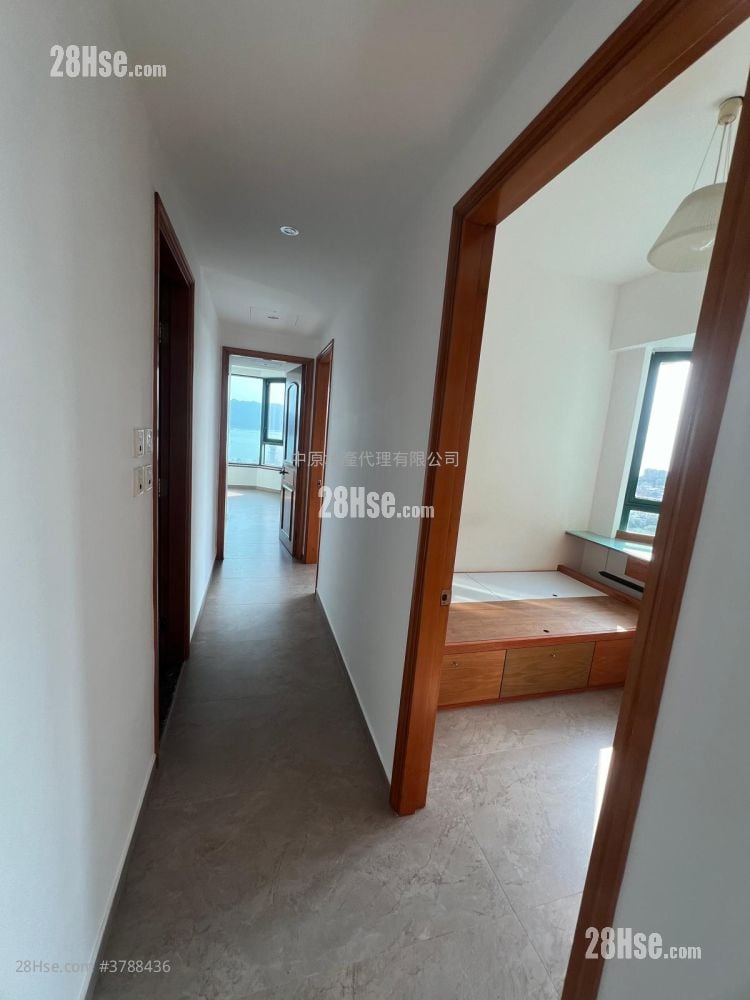 Palatial Coast Rental 4 Bedrooms , 3 Bathrooms 1,213 ft²