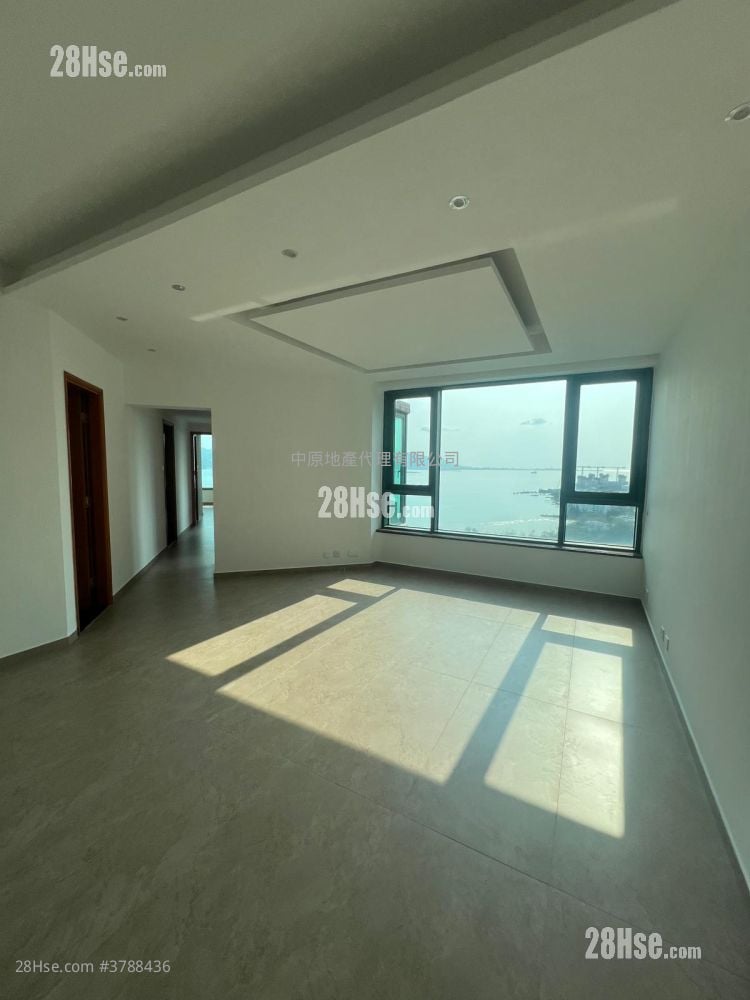 Palatial Coast Rental 4 Bedrooms , 3 Bathrooms 1,213 ft²