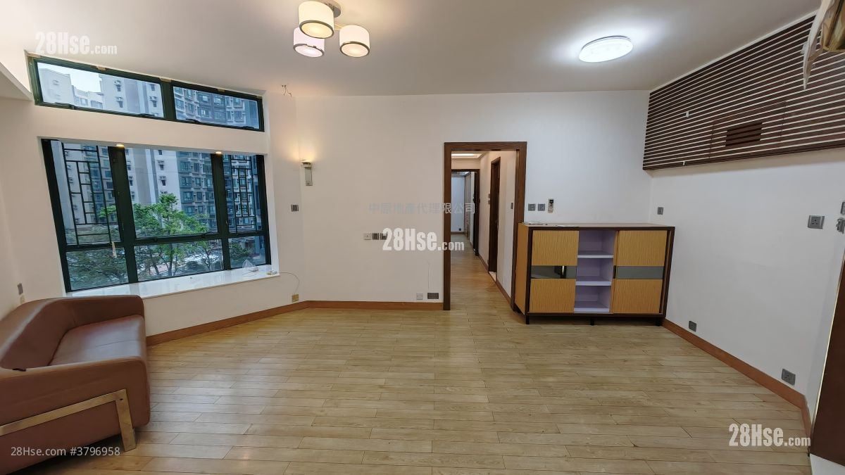 朗晴居 售盘 3 房 , 2 浴室 739 平方尺