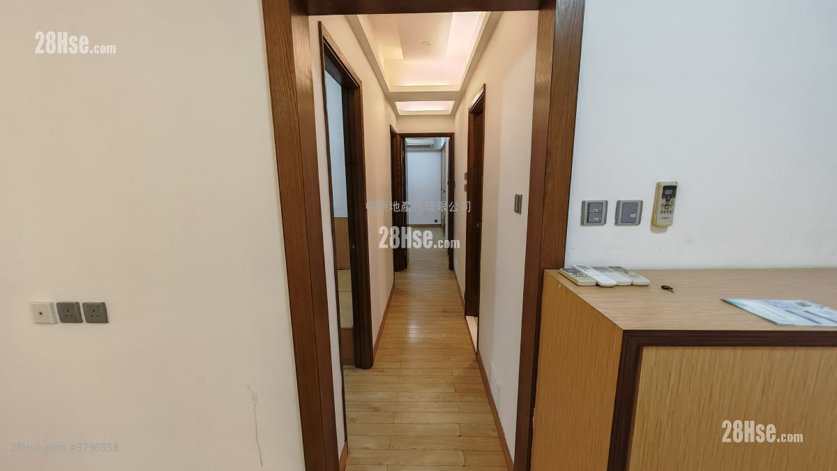 朗晴居 售盘 3 房 , 2 浴室 739 平方尺