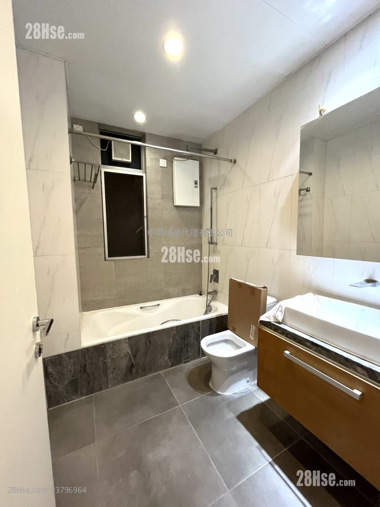 南岸 售盘 3 房 , 2 浴室 928 平方尺