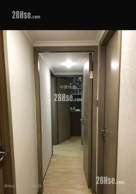 Ning Fung Court Sell 3 Bedrooms , 2 Bathrooms 650 ft²