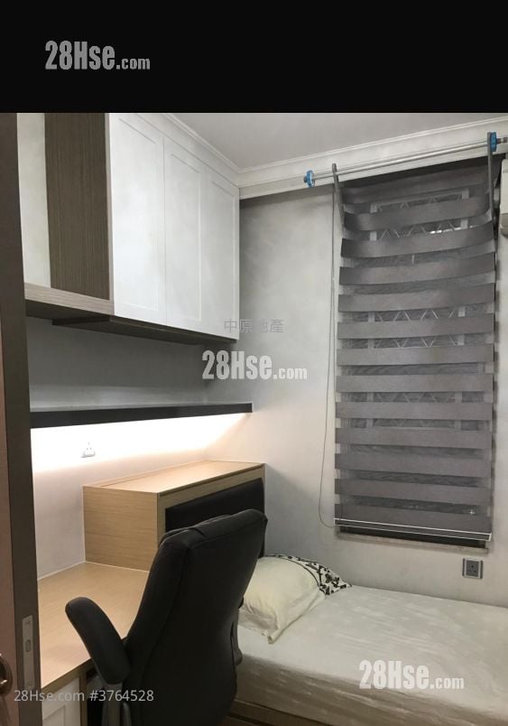 Ning Fung Court Sell 3 Bedrooms , 2 Bathrooms 650 ft²