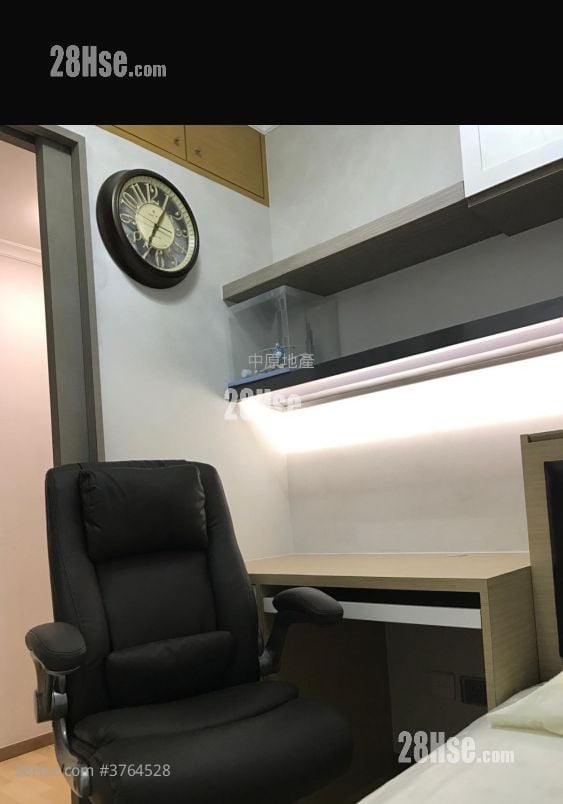 Ning Fung Court Sell 3 Bedrooms , 2 Bathrooms 650 ft²