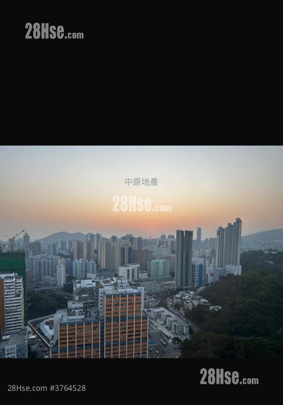 Ning Fung Court Sell 3 Bedrooms , 2 Bathrooms 650 ft²