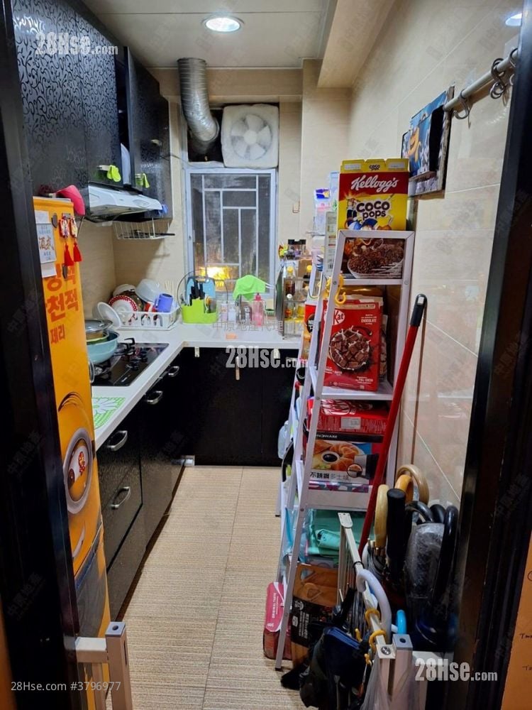 Treasure Court Sell 3 Bedrooms 594 ft²