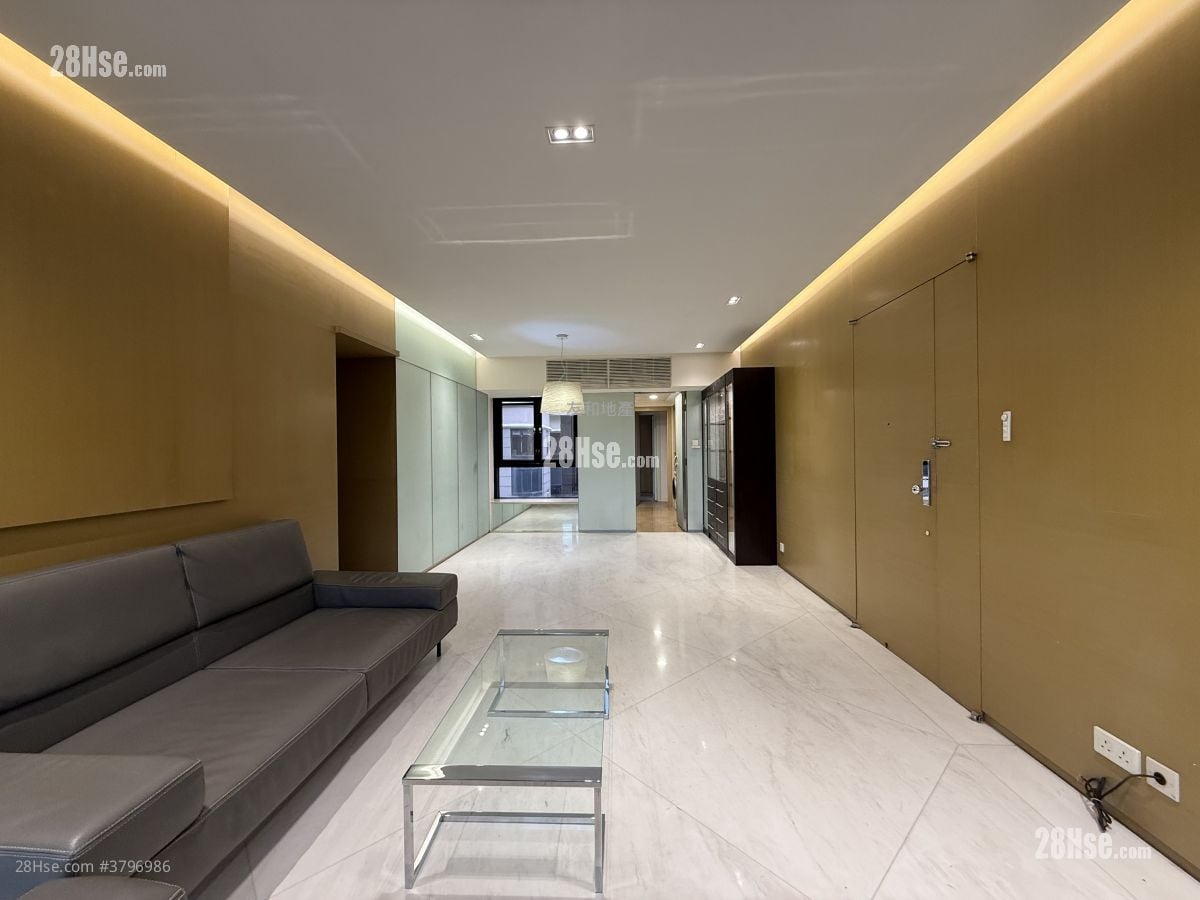 King's Park Hill Rental 3 Bedrooms , 3 Bathrooms 1,230 ft²