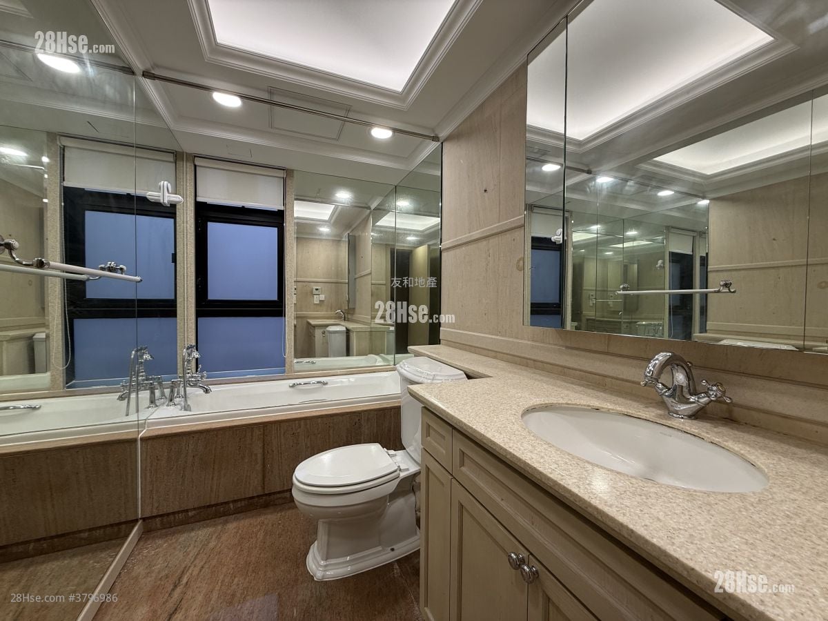 King's Park Hill Rental 3 Bedrooms , 3 Bathrooms 1,230 ft²