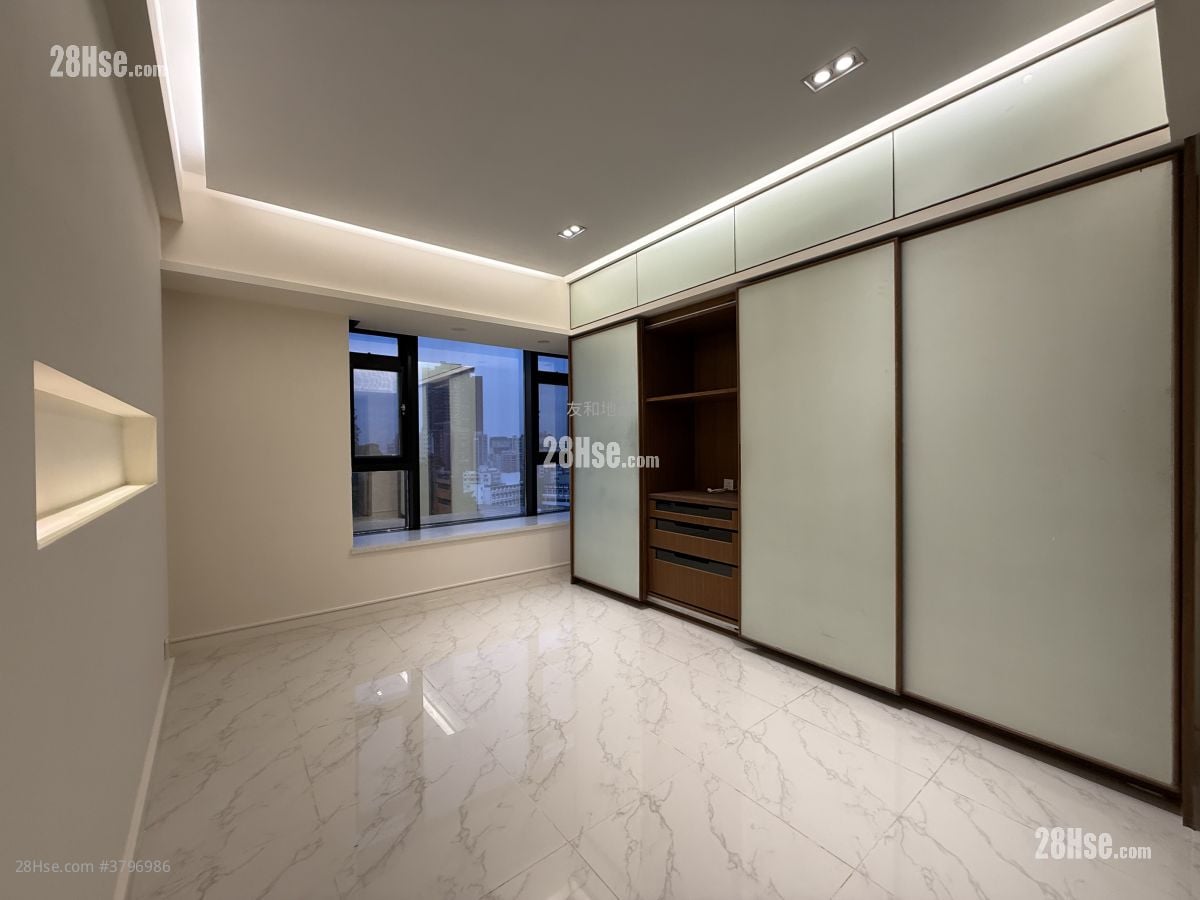 King's Park Hill Rental 3 Bedrooms , 3 Bathrooms 1,230 ft²