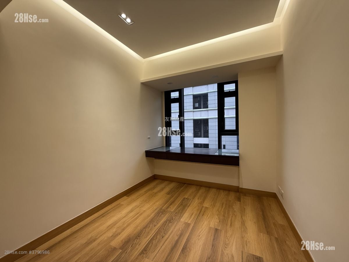 King's Park Hill Rental 3 Bedrooms , 3 Bathrooms 1,230 ft²