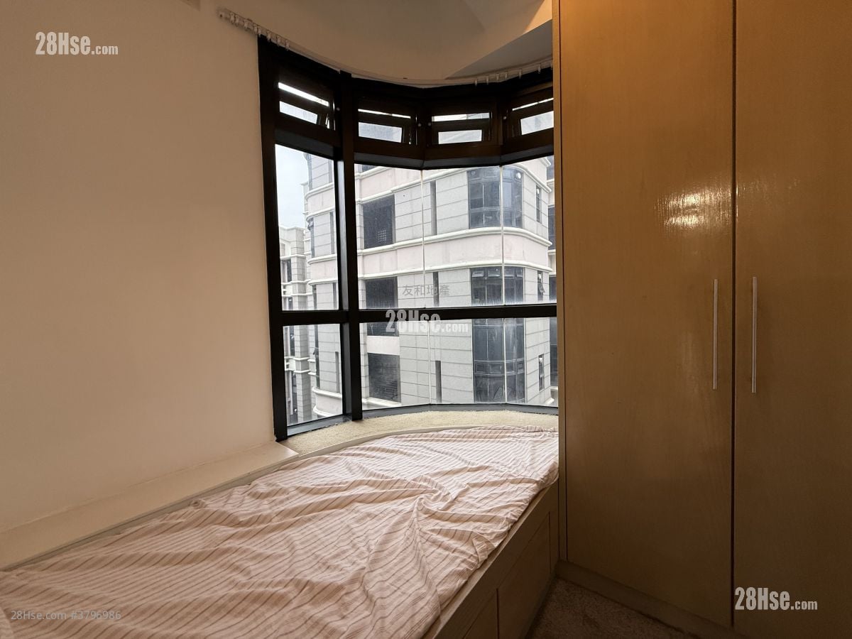 King's Park Hill Rental 3 Bedrooms , 3 Bathrooms 1,230 ft²