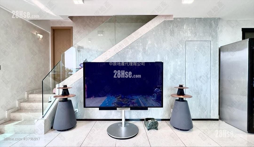 Grand Yoho Sell 5+ Bedrooms 2,038 ft²