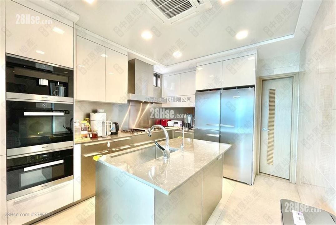 Grand Yoho Sell 5+ Bedrooms 2,038 ft²