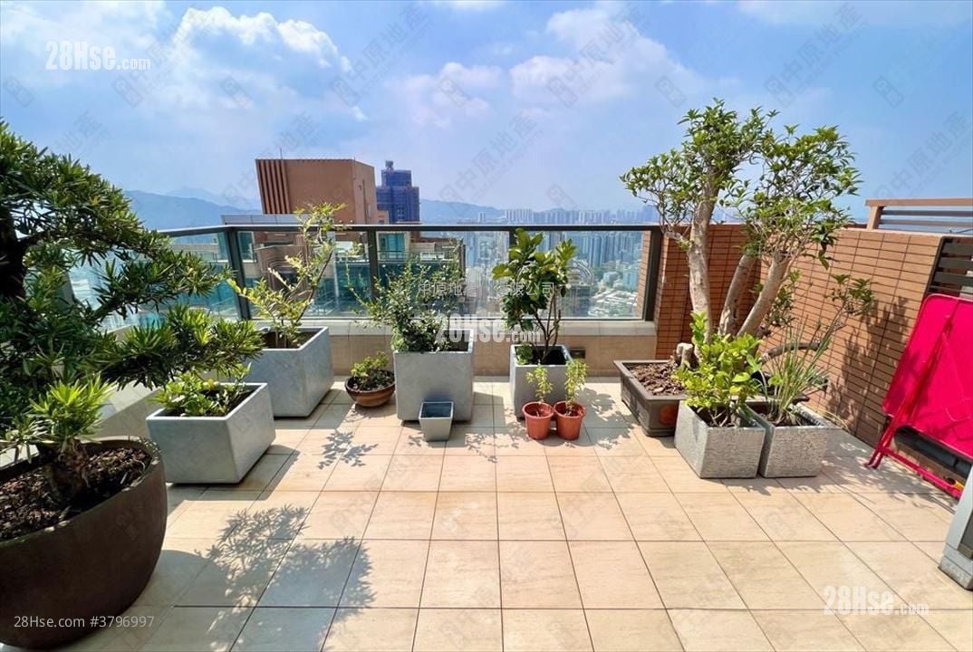 Grand Yoho Sell 5+ Bedrooms 2,038 ft²