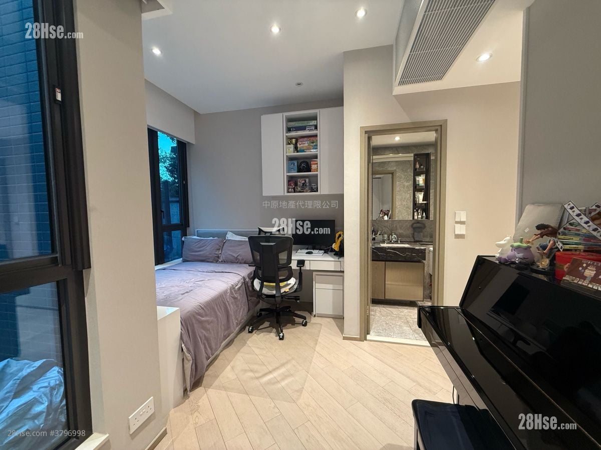 Wetland Seasons Bay Sell 5+ Bedrooms 1,158 ft²