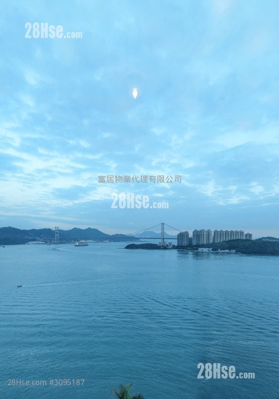 Sea Crest Villa Sell 2 Bedrooms , 1 Bathroom 460 ft²