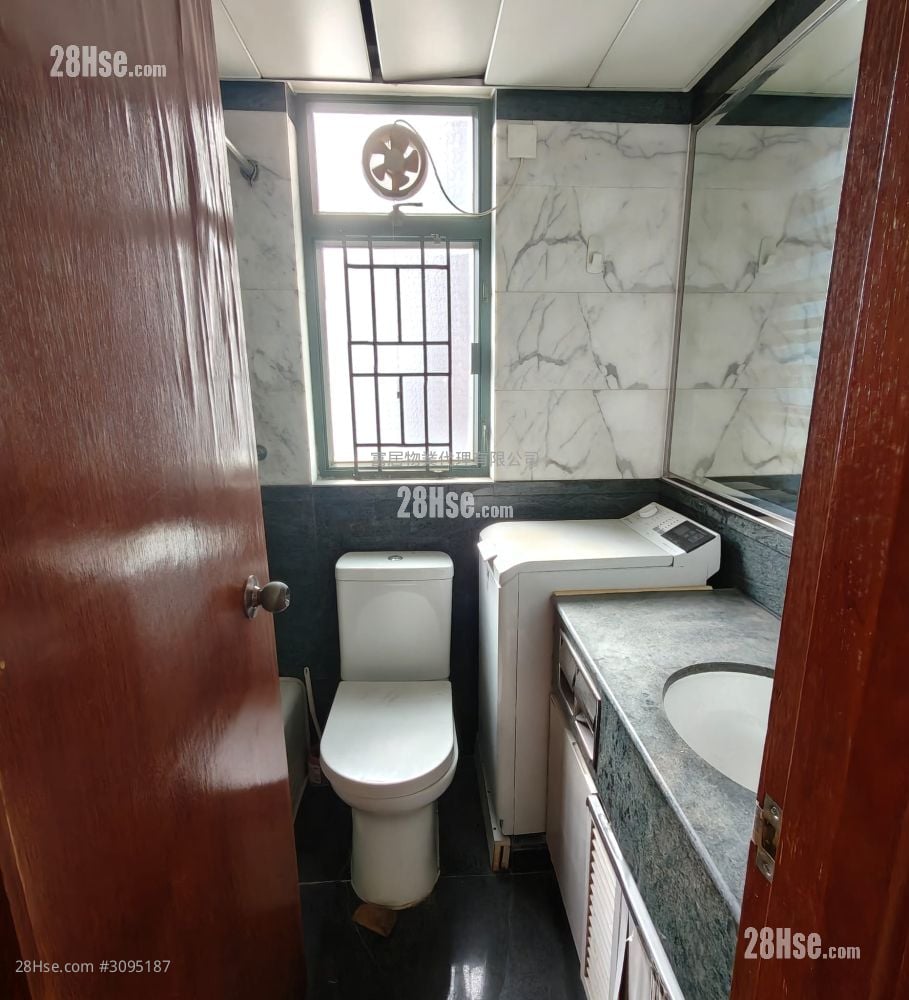 Sea Crest Villa Sell 2 Bedrooms , 1 Bathroom 460 ft²