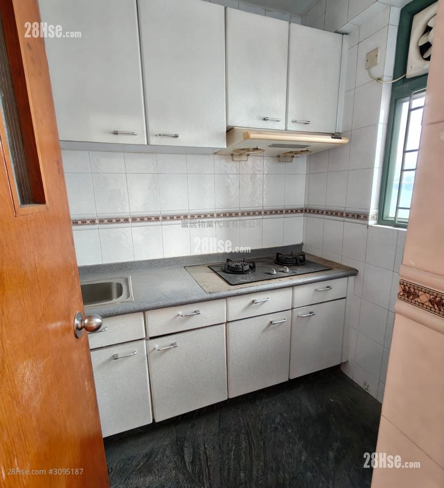 Sea Crest Villa Sell 2 Bedrooms , 1 Bathroom 460 ft²